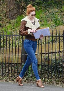 Eleanor Tomlinson feet photo thumbnail