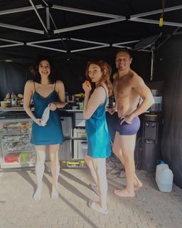 Eleanor Tomlinson feet photo 4