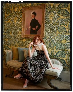 Eleanor Tomlinson feet photo 2