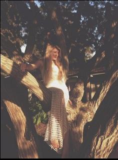 Electra Mustaine feet photo 3