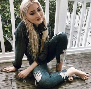 Electra Mustaine feet photo 7
