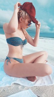 Electra Mustaine feet photo 9