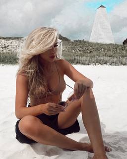 Electra Mustaine feet photo 18