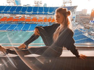 Electra Mustaine feet photo 5
