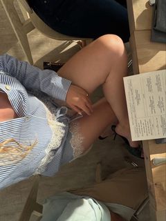 Electra Mustaine feet photo 4