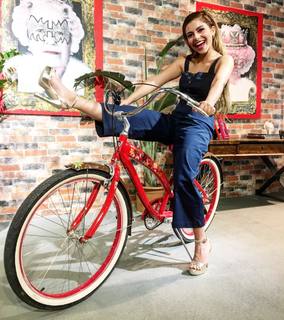 Eleftheria Eleftheriou feet photo thumbnail