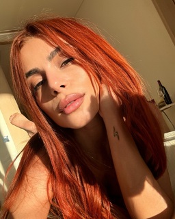 Eleftheria Eleftheriou feet photo thumbnail