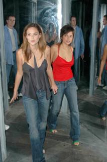 Elena Anaya feet photo thumbnail