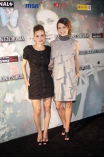 Elena Anaya feet photo thumbnail