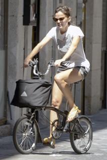 Elena Anaya feet photo thumbnail