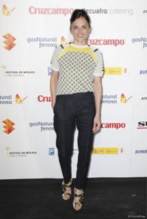 Elena Anaya feet photo thumbnail