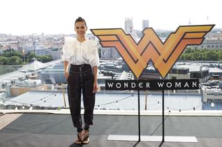 Elena Anaya feet photo thumbnail