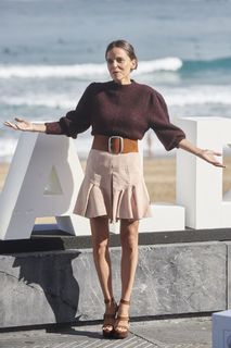 Elena Anaya feet photo thumbnail