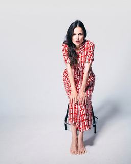 Elena Anaya feet photo thumbnail