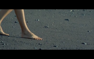 Elena Anaya feet photo thumbnail