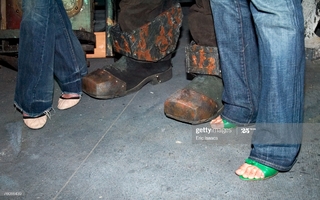 Elena Anaya feet photo thumbnail