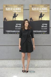 Elena Anaya feet photo thumbnail