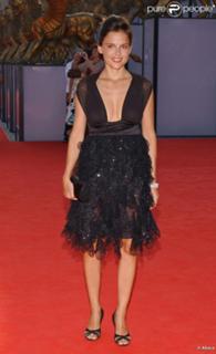 Elena Anaya feet photo thumbnail