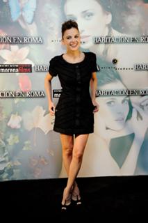 Elena Anaya feet photo thumbnail