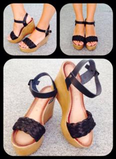 Elena Asimakopoulou feet photo 12