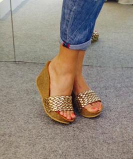 Elena Asimakopoulou feet photo 4