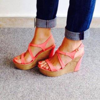 Elena Asimakopoulou feet photo 6