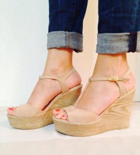 Elena Asimakopoulou feet photo 3
