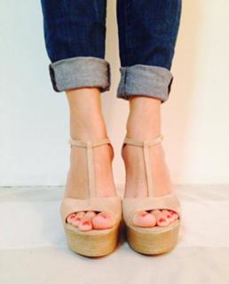 Elena Asimakopoulou feet photo 16