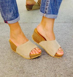 Elena Asimakopoulou feet photo 2