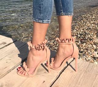 Elena Asimakopoulou feet photo 1