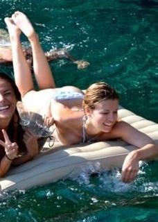 Elena Barolo feet photo thumbnail