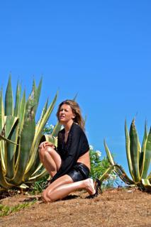 Elena Barolo feet photo thumbnail