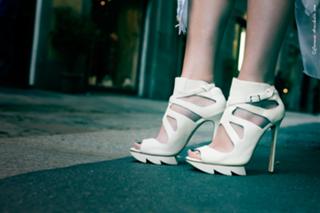 Elena Barolo feet photo thumbnail