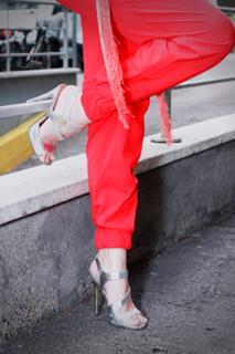 Elena Barolo feet photo thumbnail