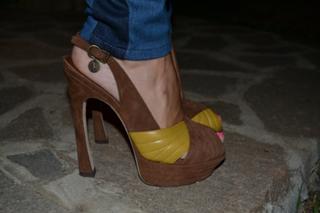 Elena Barolo feet photo thumbnail