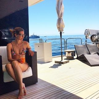 Elena Barolo feet photo thumbnail