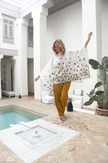 Elena Barolo feet photo thumbnail