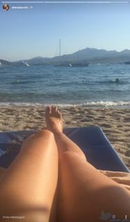 Elena Barolo feet photo thumbnail