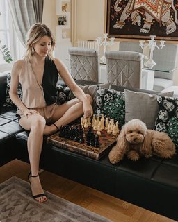 Elena Barolo feet photo thumbnail