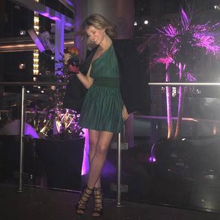 Elena Barolo feet photo thumbnail