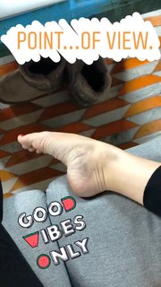 Elena Barolo feet photo thumbnail