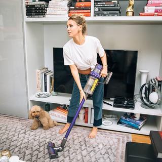 Elena Barolo feet photo thumbnail