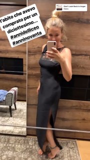 Elena Barolo feet photo thumbnail