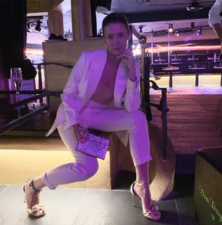 Elena Barolo feet photo thumbnail