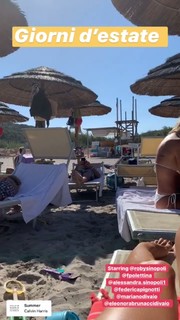 Elena Barolo feet photo thumbnail