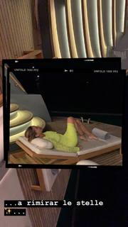 Elena Barolo feet photo thumbnail