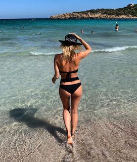 Elena Barolo feet photo thumbnail