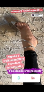 Elena Barolo feet photo thumbnail
