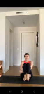 Elena Barolo feet photo thumbnail