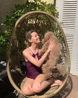 Elena Barolo feet photo thumbnail